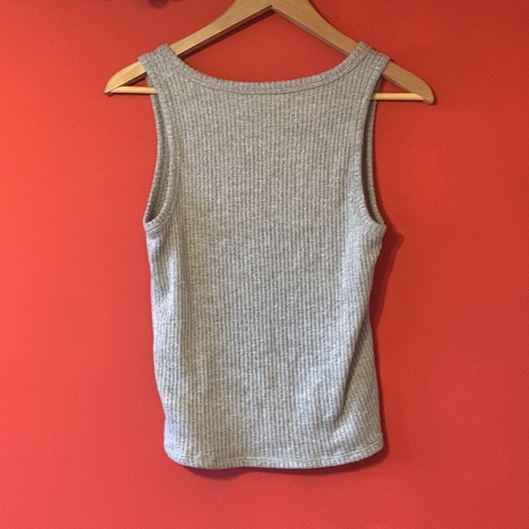 American Eagle Super Soft Grey Cropped Tank - Picture 5 of 5